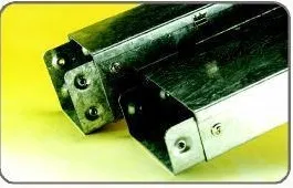 K.T #18 2" X 3" 鐵槽 (2.44米)連蓋及槽駁